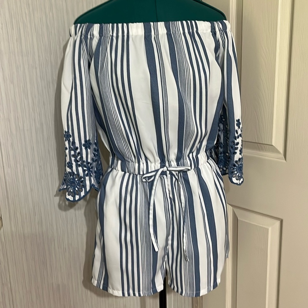 Romper Off The Shoulder Womens Size M Embroidered Sleeves Style House Lightweig